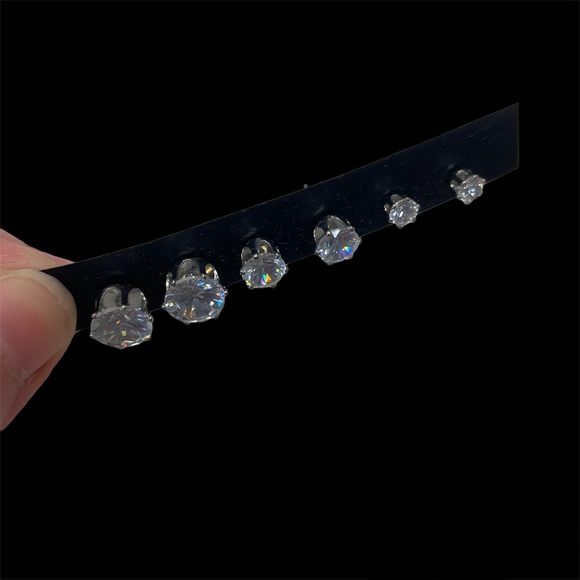 HP 🌿 3 Pair Multi-size Faux Diamond Stud Earrings Unisex Clear Cubic Zirconium - Picture 8 of 12